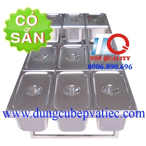 khung-do-khay-kem-inox-trong-tu-kem
