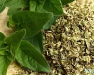 Lá Oregano khô Rubbed