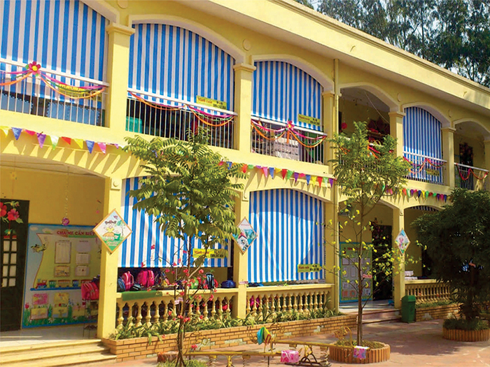 Bạt trường học hoà phát dạng cuốn giá từ 150-350 theo mẫu