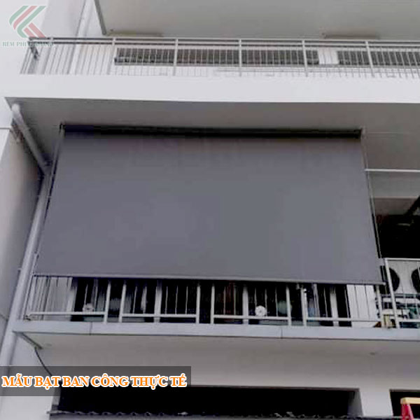 Bạt cuốn che nắng mưa ban công giá rẻ