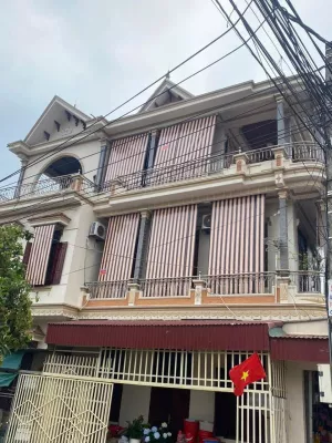 Bạt Cuốn Tự Quay Nhà Dân