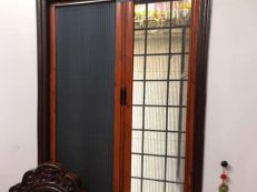 Cửa lưới chống muỗi kết hợp rèm tổ ong