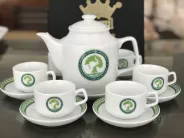 Ấm chén vai vuông cao inlogo
