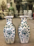 Lọ hoa men rạn vẽ cúc dây dáng vuông cao 36cm