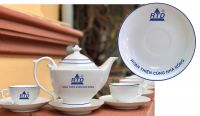 Ấm chén dáng đèn thần chỉ xanh in logo