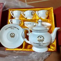 ấm chén phú quý in logo vàng kim