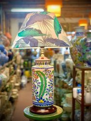 Đèn ngủ để bàn hoa thổ cẩm màu xanh kích thước 60cm x 30cm