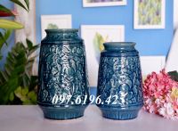 Lọ hoa dáng chuông khắc vân nổi hoa mẫu đơn màu xanh lam