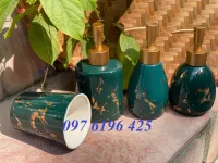 Bộ bình xịt sứ đựng dầu gội sữa tắm màu xanh lục bảo vân vàng kim