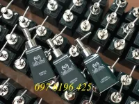 Bình xịt dầu gội đầu , sữa tắm dáng hình thang  men bóng-Gốm sứ Bát Tràng