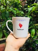 Cốc sứ  dáng eo, miệng loe in logo VinSmart