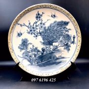 Tranh sứ men rạn bọc đồng vẽ công đào đường kính 30cm