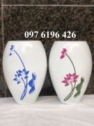 Lọ trắng vẽ hoa sen dáng xoài cao 25cm