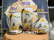 Lọ hoa bát tràng men mát vẽ mai vàng
