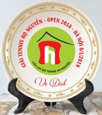 Đĩa sứ in logo viền hạc đường kính 18cm