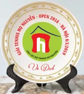 Đĩa sứ in logo viền hạc đường kính 18cm