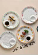Đĩa sứ tròn miệng lượn kèm chấm đường kính 22cm