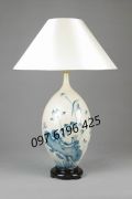 Đèn ngủ để bàn bằng gốm men rạn vẽ sen