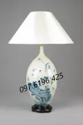 Đèn ngủ để bàn bằng gốm men rạn vẽ sen