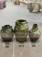 Lọ hoa để bàn gốm mộc vuốt tay hàng đắp nổi