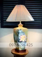 Đèn ngủ gốm sứ Bát Tràng dáng trụ vuông vẽ hoa sen