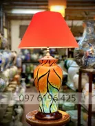 Đèn ngủ để bàn bằng gốm sứ dáng đùi dế màu vàng