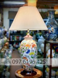 Đèn ngủ để bàn bằng gốm sứ dáng bầu vẽ hoa cúc dây