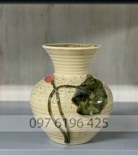Lọ hoa gốm sứ Bát Tràng men sữa đắp nổi dáng giỏ cua