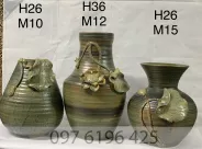 Lọ hoa gốm mộc vuốt tay đắp hoa sen