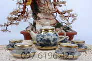 Bộ ấm trà men rạn bọc đồng dáng quả hồng vẽ sơn thủy gốm sứ Bát Tràng