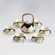 Bộ ấm trà quai mây dáng tròn vẽ hoa mai