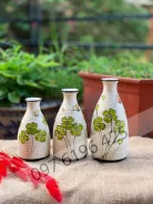 Bộ 3  lọ hoa trang trí nội thất dáng chai men trắng vẽ  cỏ  4 lá