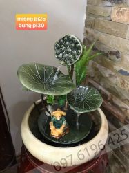 Thác nước phong thủy mini bằng gốm sứ hình lá sen màu xanh rêu