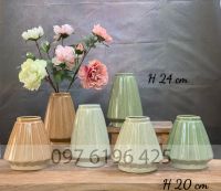 Lọ hoa gốm sứ Bát Tràng men mát hình đĩa bay