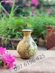 Lọ hoa dáng bầu men vàng vẽ bông lúa