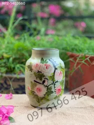 Lọ hoa bằng gốm sứ  màu xanh vẽ hoa hồng cao 26cm