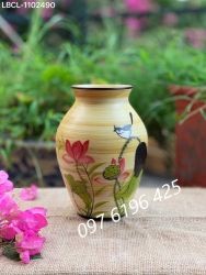 Lọ hoa sứ dáng vò cổ loe men vàng vẽ sen