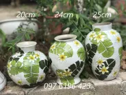 Lọ hoa để bàn bằng gốm sứ vẽ hoa chuối