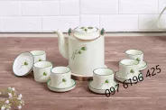 Bộ ấm tích men kem vẽ đài sen dung tích 1.5 lít