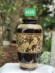 Lọ hoa dáng bom miệng loe màu đen khắc chim đào