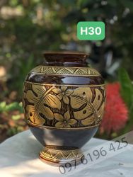 Lọ hoa khắc vân nổi dáng vò tròn màu đen gốm sứ Bát Tràng