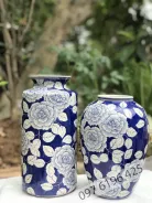 Lọ hoa để bàn gốm sứ Bát Tràng nền xanh hoa hồng