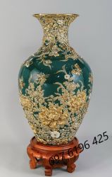 Bảo bình đắp nổi vẽ vàng kim trăm hoa đua nở men xanh lục bảo