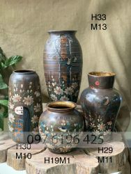 Lọ hoa để bàn gốm mộc nền đen vẽ cúc trắng