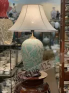 Đèn ngủ gốm men rạn bọc đồng vẽ hoa xanh