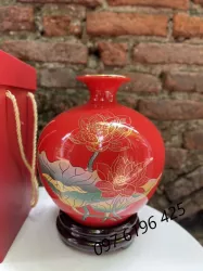 Bình hút lộc hoa sen đôi vàng kim màu đỏ dành cho người mệnh hỏa