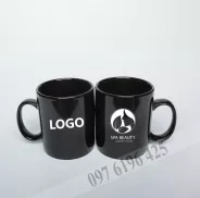 Cốc sứ, ly sứ màu đen quai C in logo