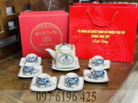 Ấm chén men rạn dáng vuông hoa sen in logo