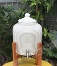 Bình nước có vòi dáng trụ gân kẻ ngang