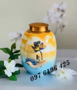 Lọ trà vân mây hoa sen vàng  dáng bầu
